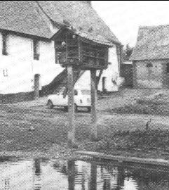 Pigeonnier sur poteau
